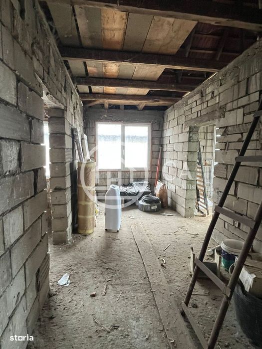 Casa de vanzare D+P+E+M cu 5 camere în Livada De Bihor