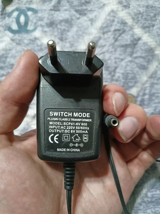 Блоки питания и зарядные устройства в ассортименте