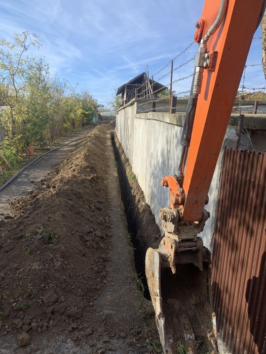 Inchiriere excavator piconat beton bascula