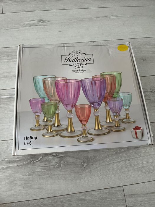 Набор бокалов и креманок