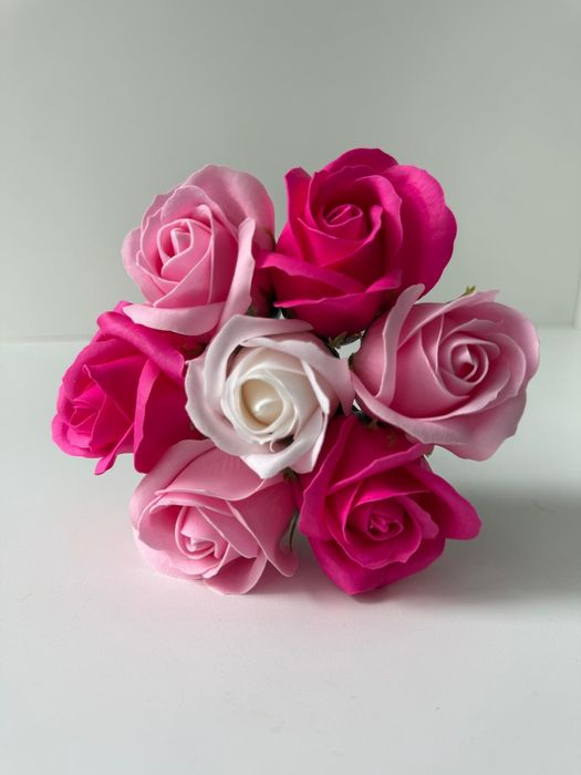 Mărțișor Deosebit - Buchet 7 Trandafiri sapun