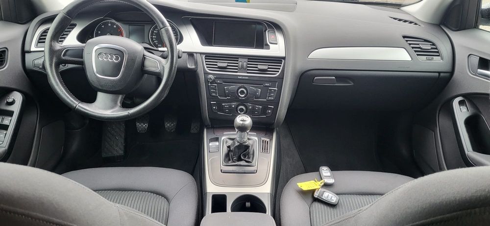 Audi a4    benzina  1,8