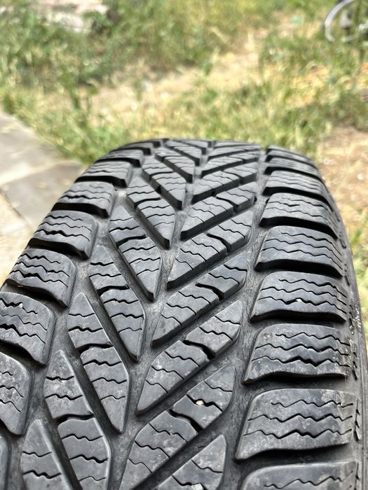Гуми 185/65 R15 88T Debica Frigo MS