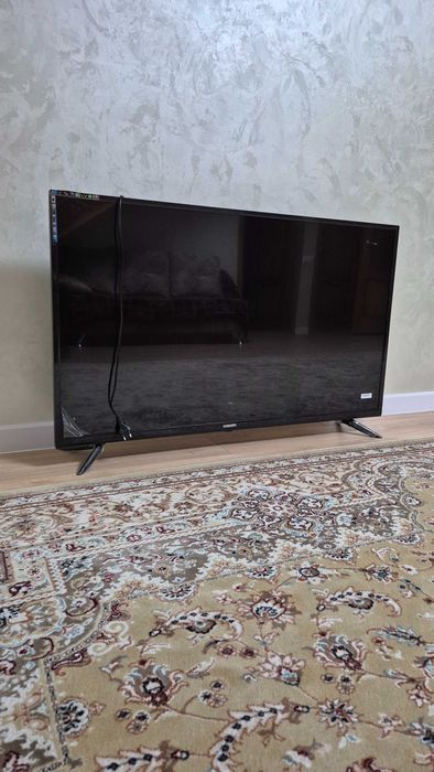 Телевизор  LED HDTV