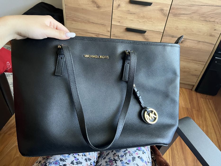 Geanta Michael Kors ORIGINALA, neagra din piele