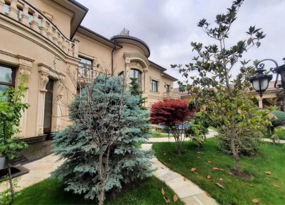 Продается Евро дом вдоль дороги под офис