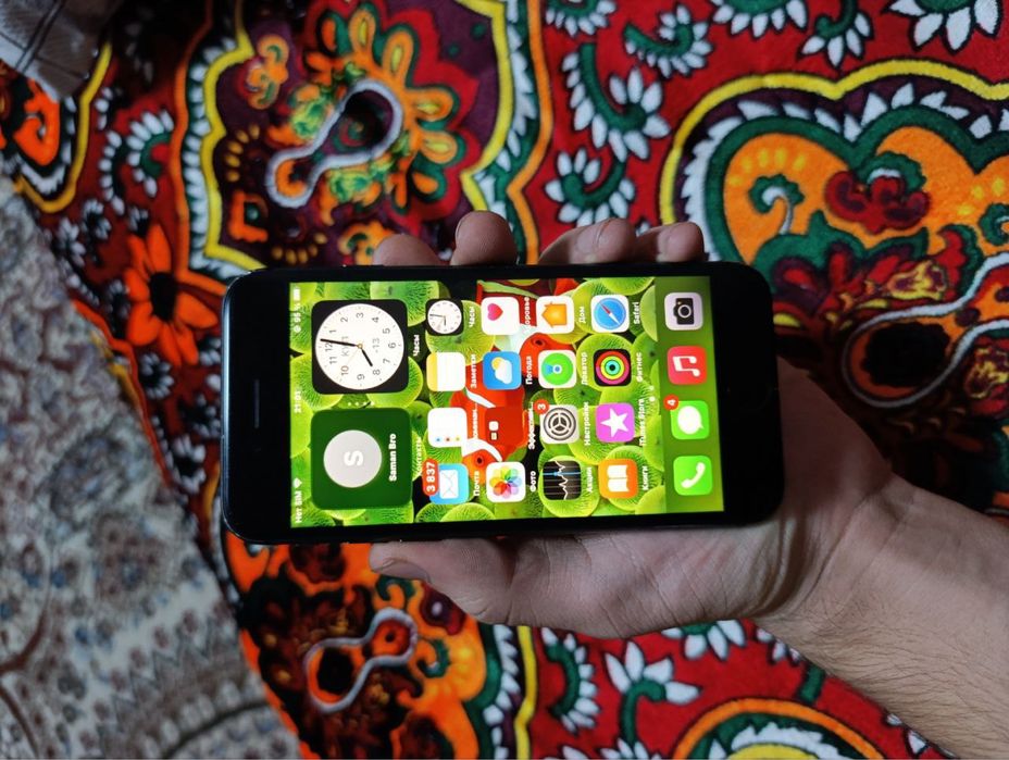 iphone 8 Yahshi holatda