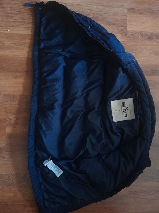 HOLLISTER мъжки елек L размер .