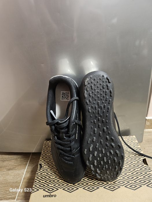 Футболни обувки стоножки