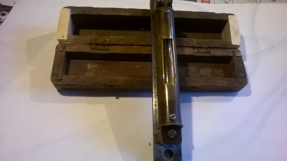 продава  уникален нивелир