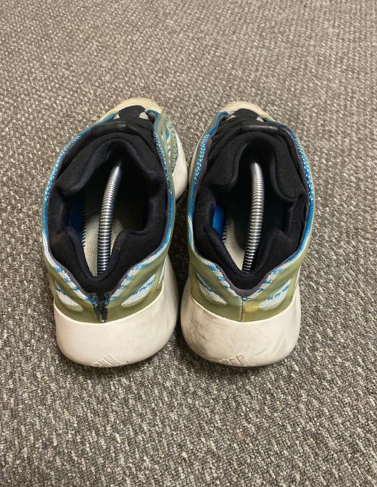 Yeezy 700 low v3 Arzareth marime 44,5