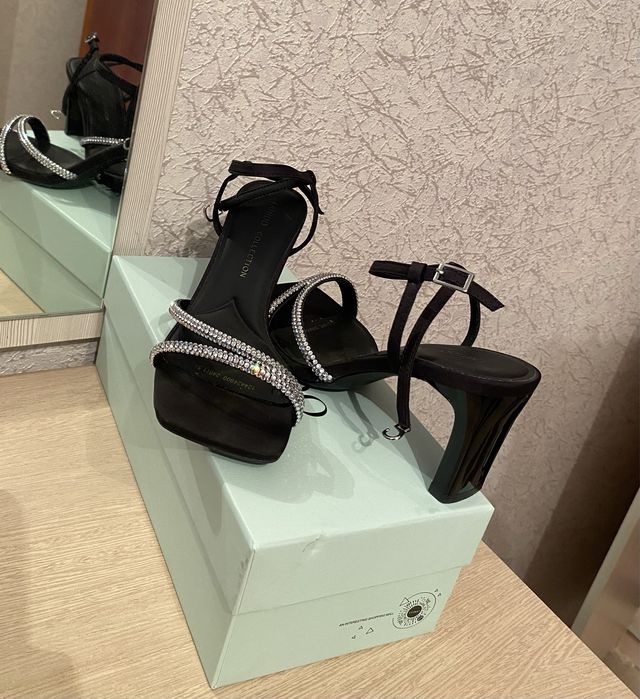 Туфли со стразами