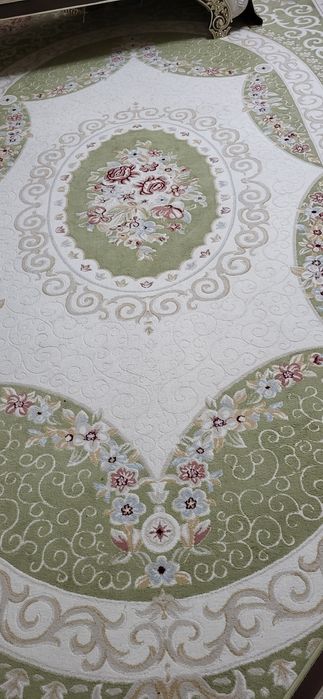 Красивый ковер турецкий  срочно продается