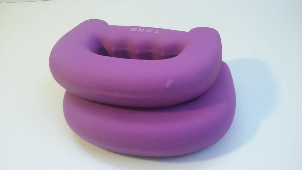 2 тежести/гирички по 1.5 kg, розови