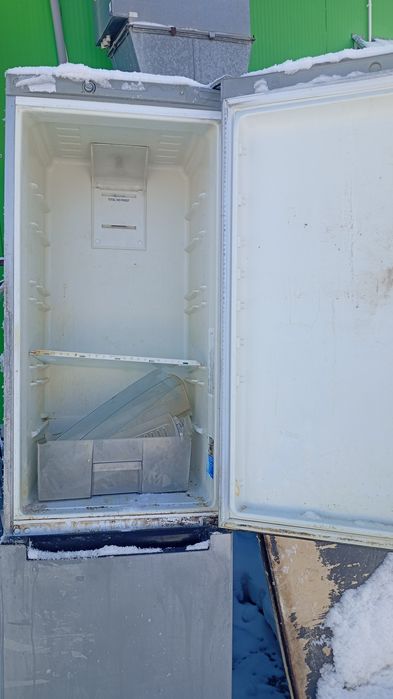 Продам холодильник