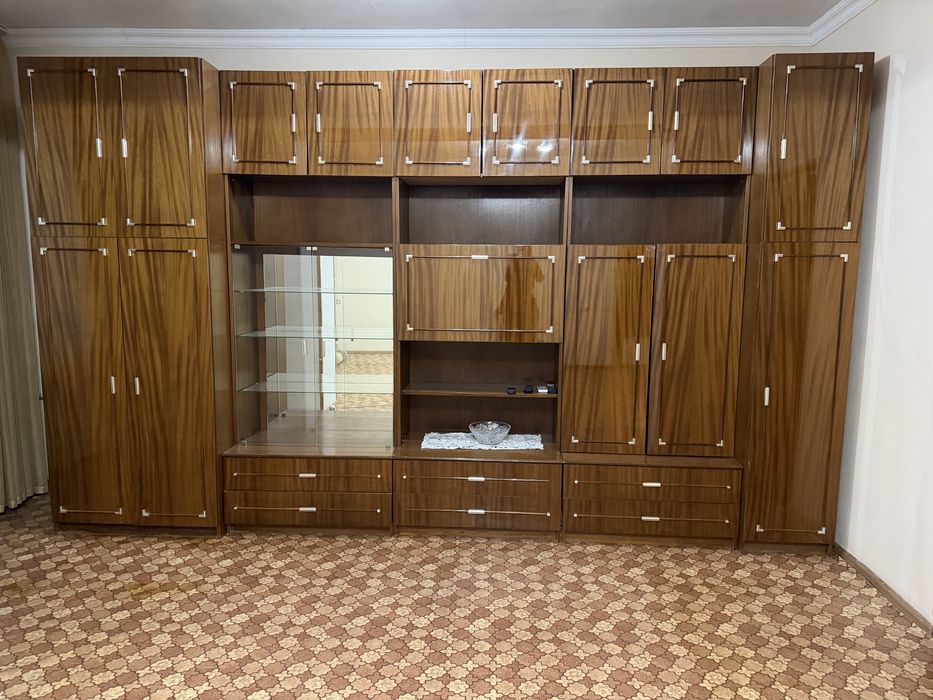 Продам стенку из натурального дерева