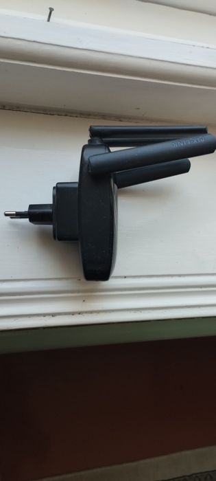Router Wi-Fi sotiladi.