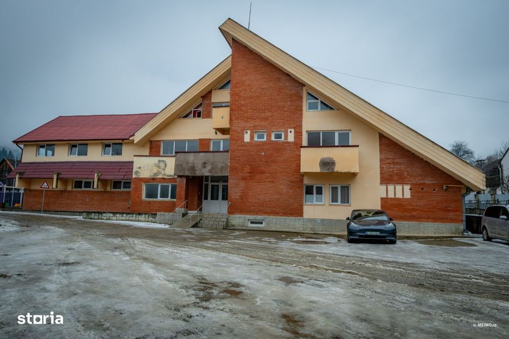 Cladire pentru clinica, pensiune sau centru social - Zemes