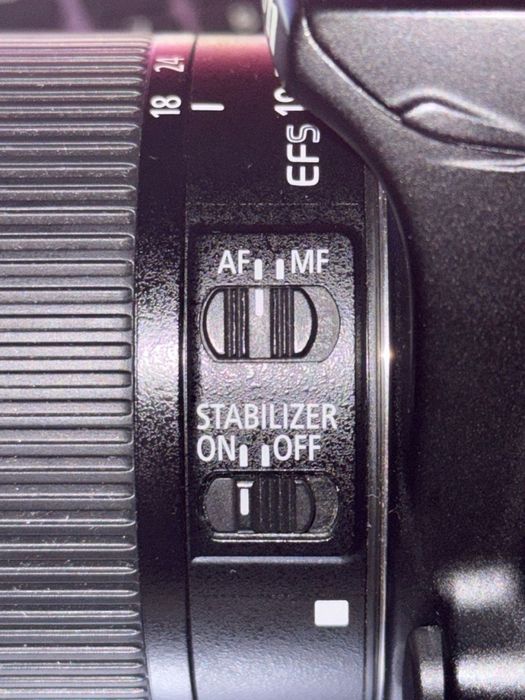 Фотоаппарат Canon 250D