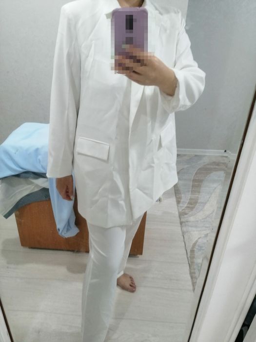 Р. 58 Костюм белый, новый, летний