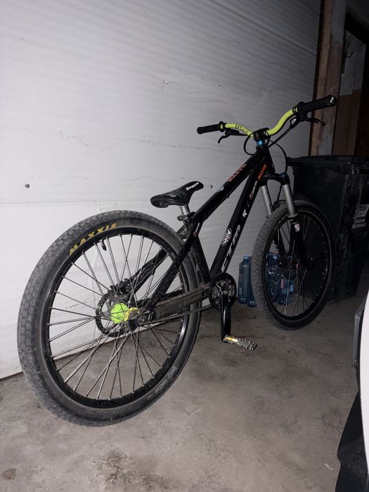 Bicicleta dirt jumper CTM