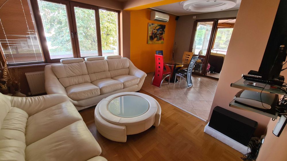 Продава се Тристаен апартамент в Разград, Освобождение - 150 кв.м за 1667 €/кв.м - Снимка #5