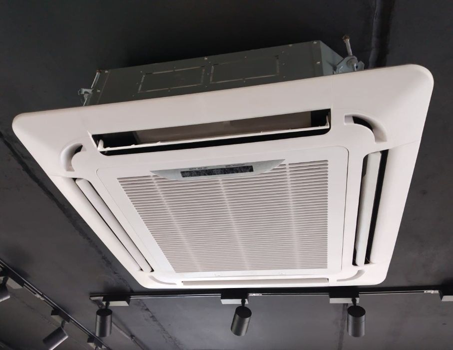 Инверторный кассетный кондиционер MIDEA KITA 24 Btu до 72 м2!