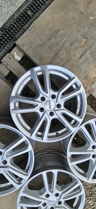 Jante R17 5x112 Et.40 7.5Jx17 Audi Vw Passat Sharan Mercedes Skoda Seat Sharan A6 A4 Golf  C-Klasse B Klasse CLA bmw seria 3 Q3 Q5