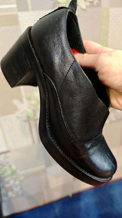 Продам три пары обуви оптом ,размер 36.