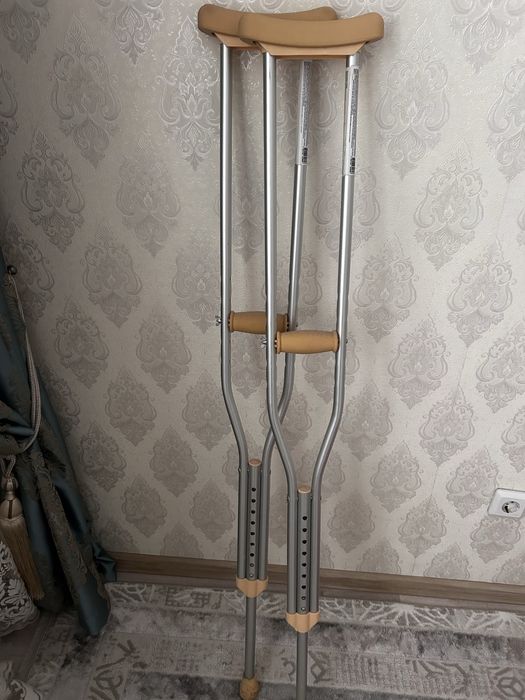 Продам Срочно Костыли