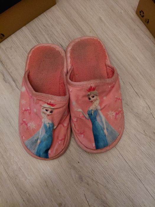 Продам обуви на девочку