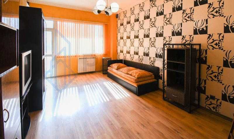 Дава се под наем Четиристаен апартамент в София, Център - 135 кв.м за 750 € - Снимка #8