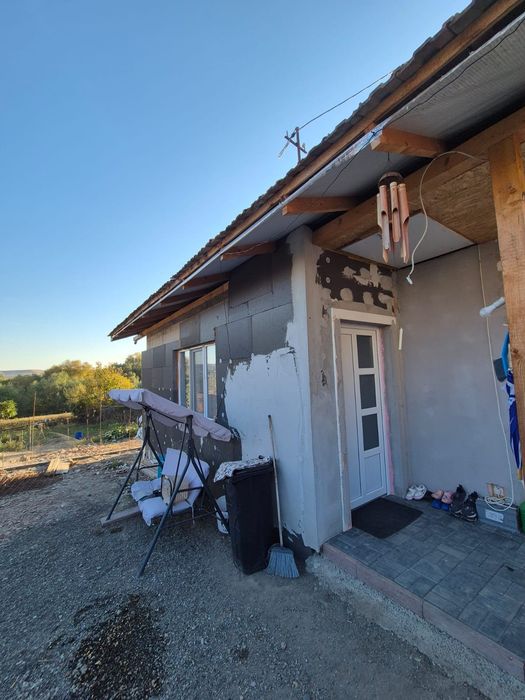 Casa lovuibila de vanzare - Dileu Nou