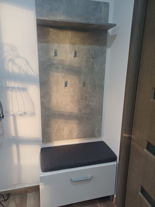 Vând set Cuier +pantofar