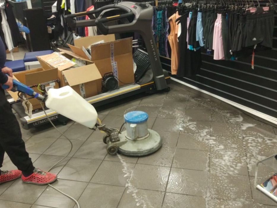 Чистка брусчатки кафеля