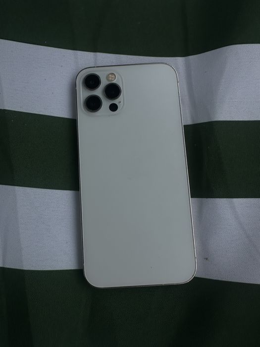 Vand iphone 12 Pro