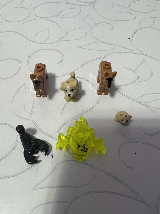 Продам оригинал лего фигурки