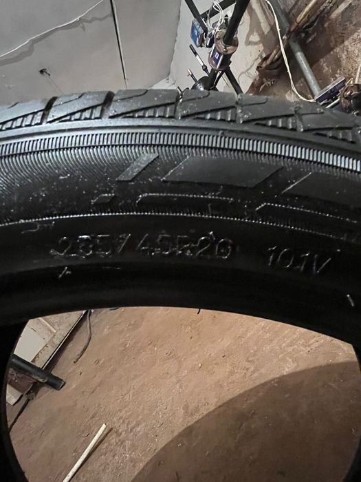Продам шины R 20