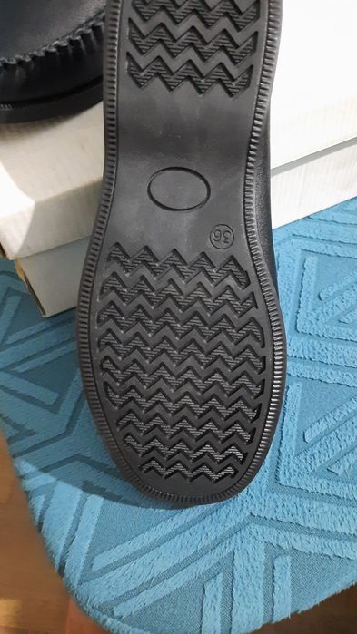 Продам туфли для школьника