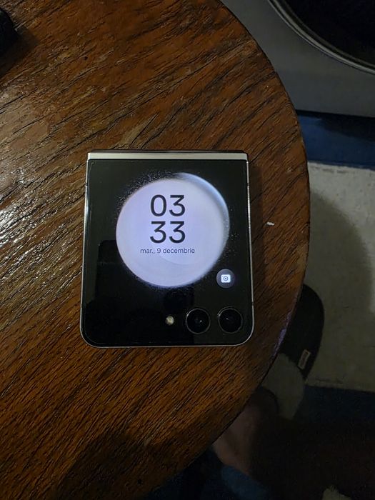 Schimb samsung z flip 5 de 512gb cu jante bmw r18