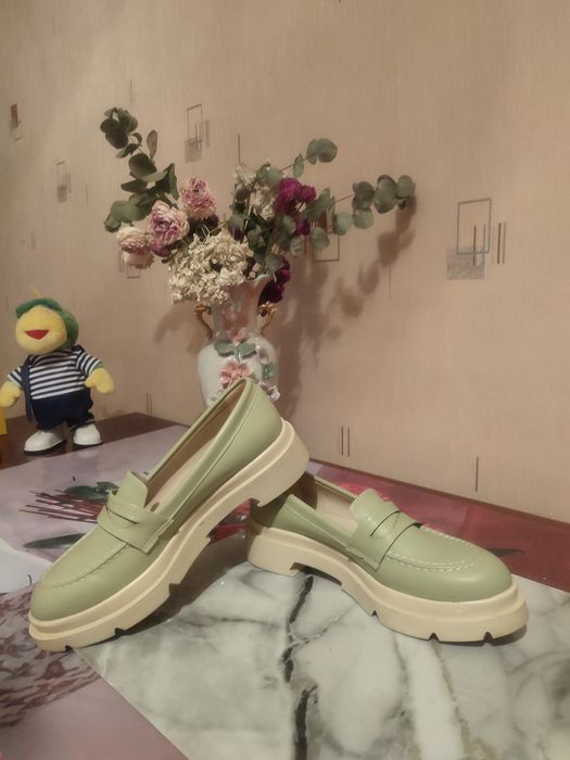 Продам новые лоферы