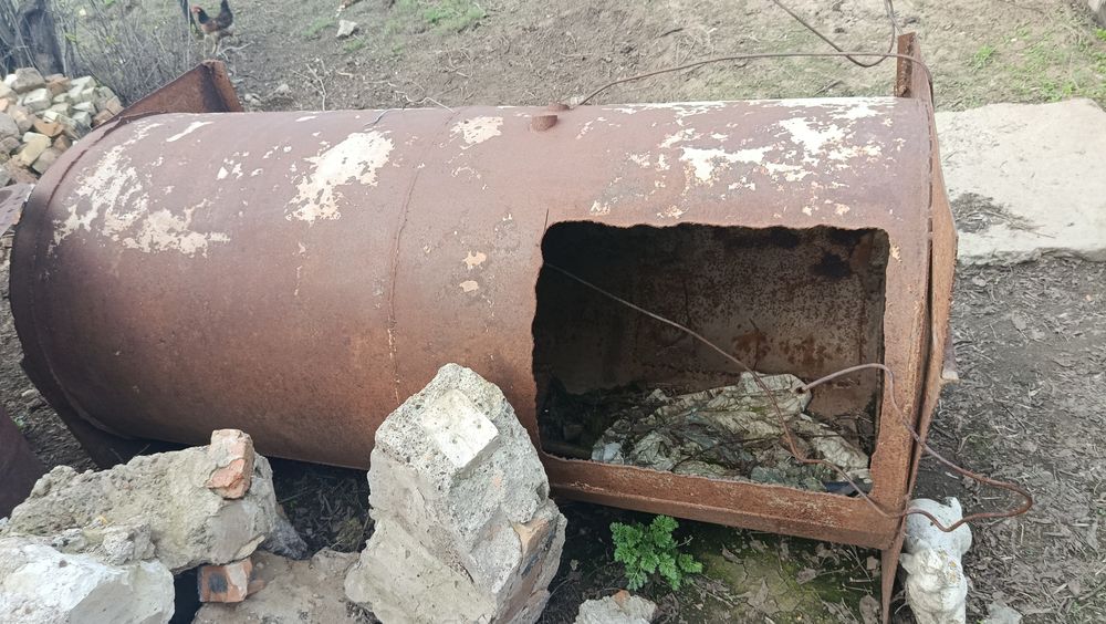 Продам бочку металлическую