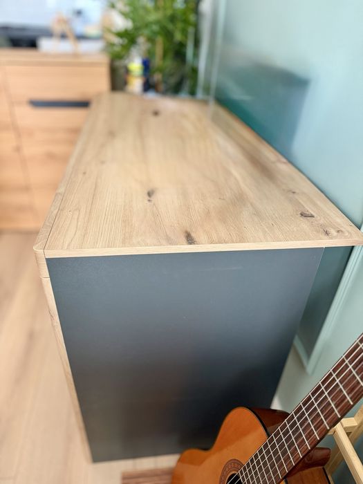 Стилно бюро с чекмеджета – чисто ново (Moemax)