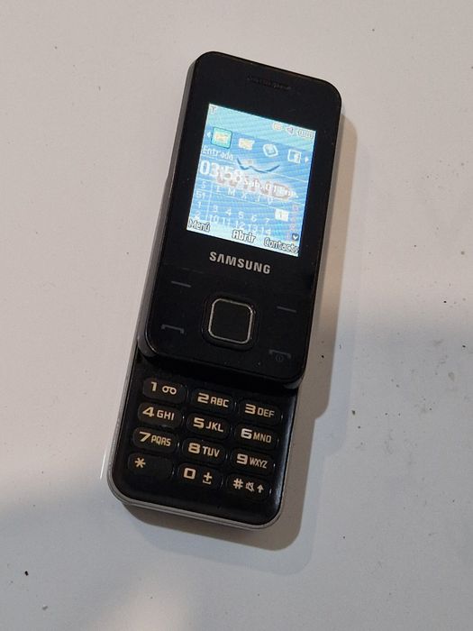 Telefon Samsung slide GT-E2330