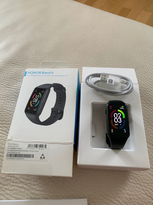 Фитнес часы Honor Band 6