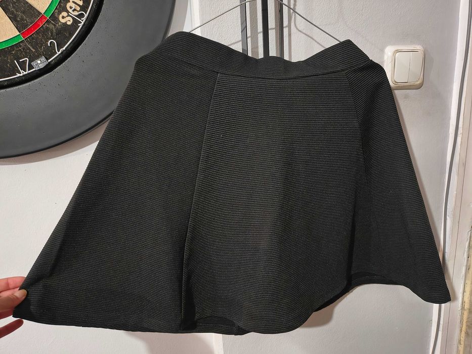 Черна къса пола H&M Divided