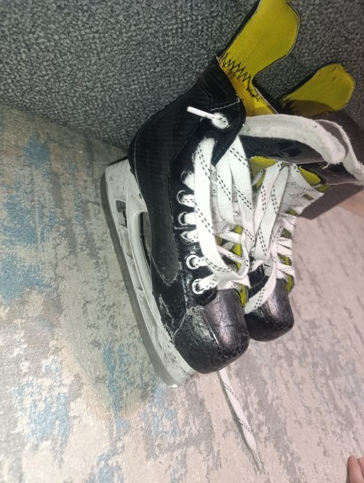 хоккейные коньки