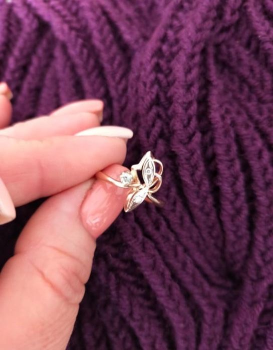 Продам золотое колечко