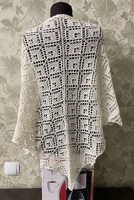 Продам шали ручной работы.