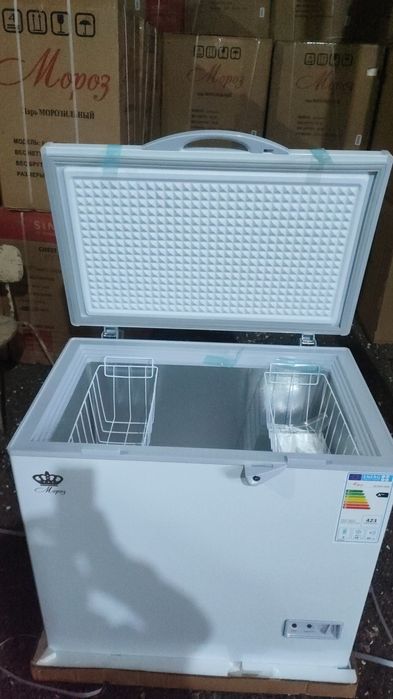 Продам морозильник с вмятинами мороз хинг